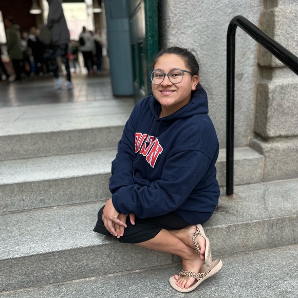 Meet the poshmark - Picture 3 of 5